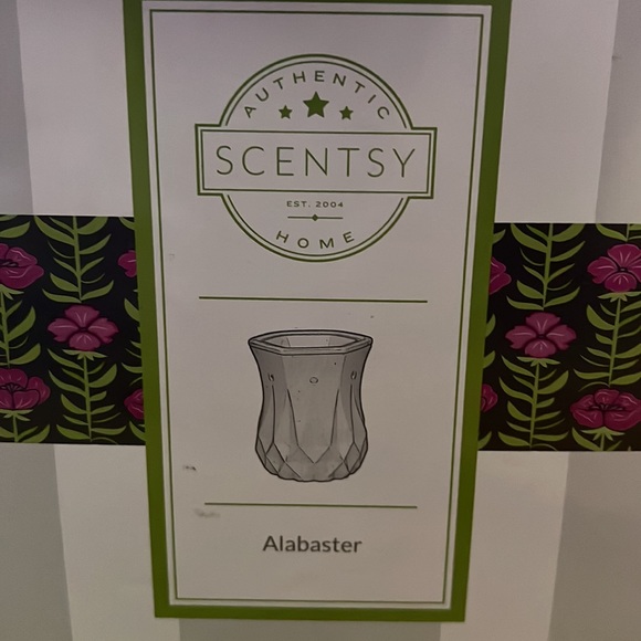 Scentsy Warmer, Alabaster - Picture 2 of 5